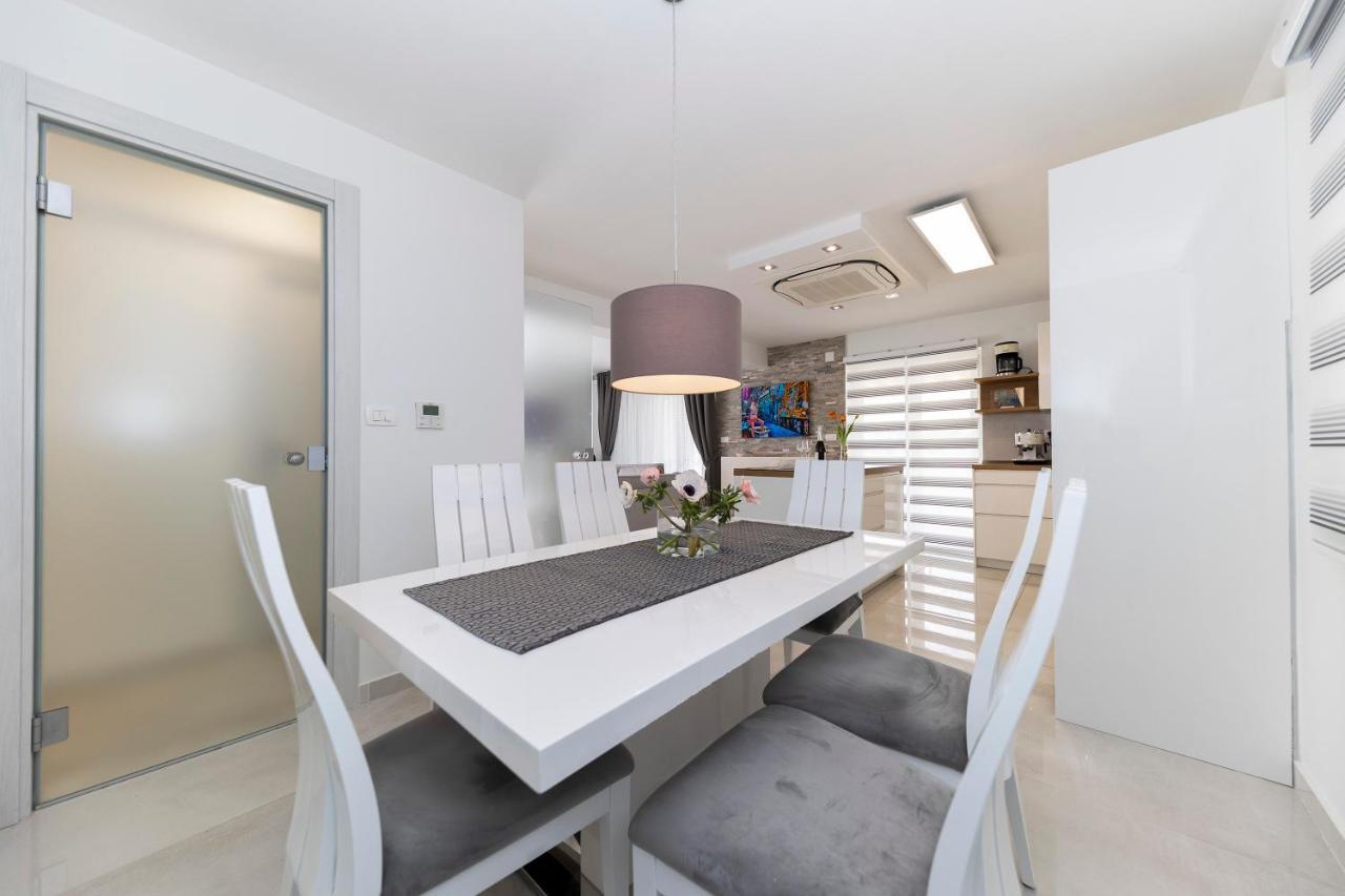 Joy 1 Apartment نوفاليا المظهر الخارجي الصورة